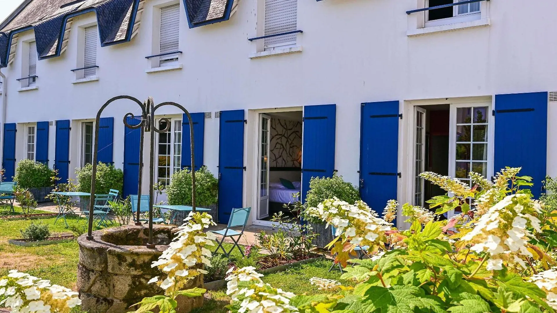 Quality Hotel La Marebaudiere Vannes Centre 4*,
