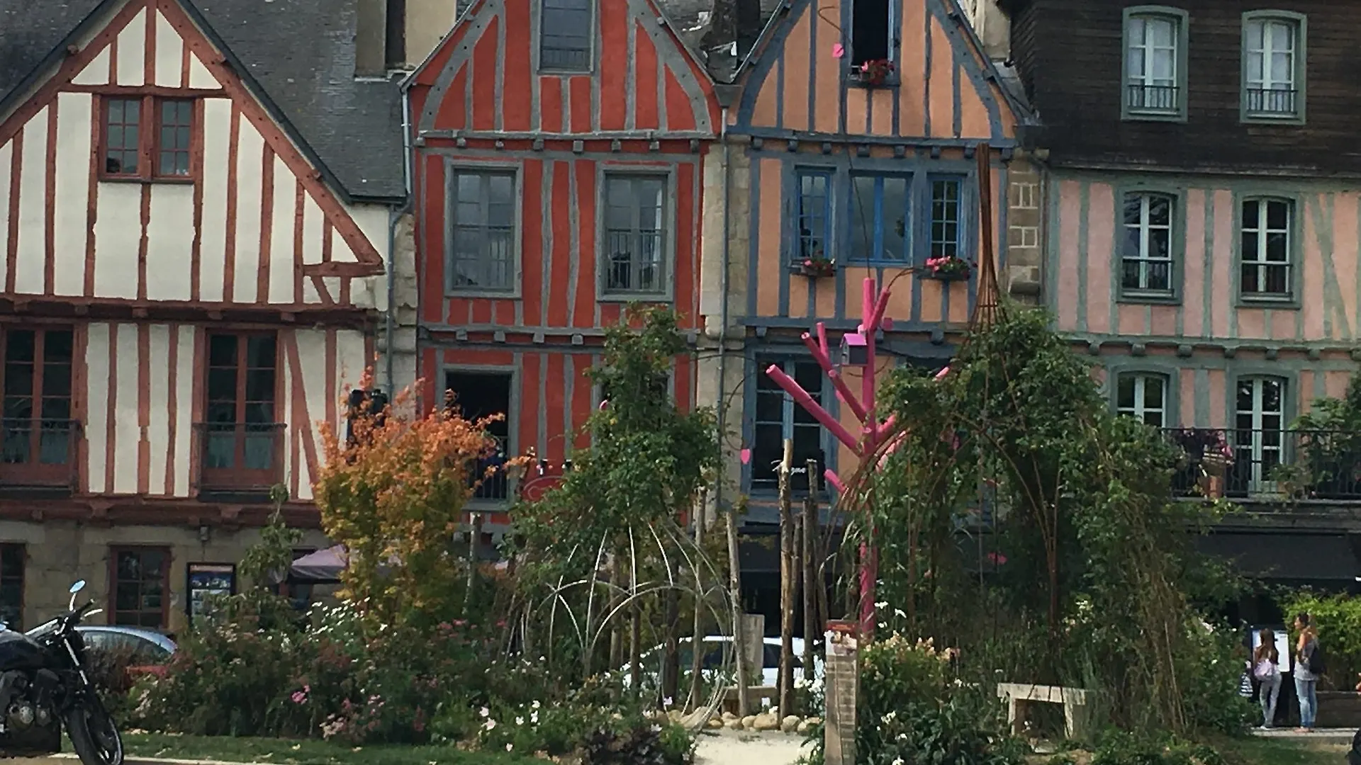 Quality Hotel La Marebaudiere Vannes Centre 4*,